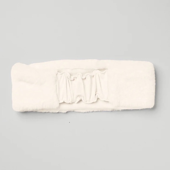 Alo Yoga Faux Fur Ear Warmers Ivory - Picture 2 of 7